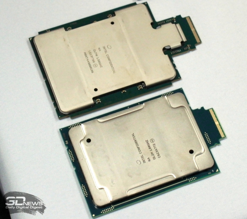  Сверху – CPU с двумя портами Intel Omni-Path, снизу – с одним 