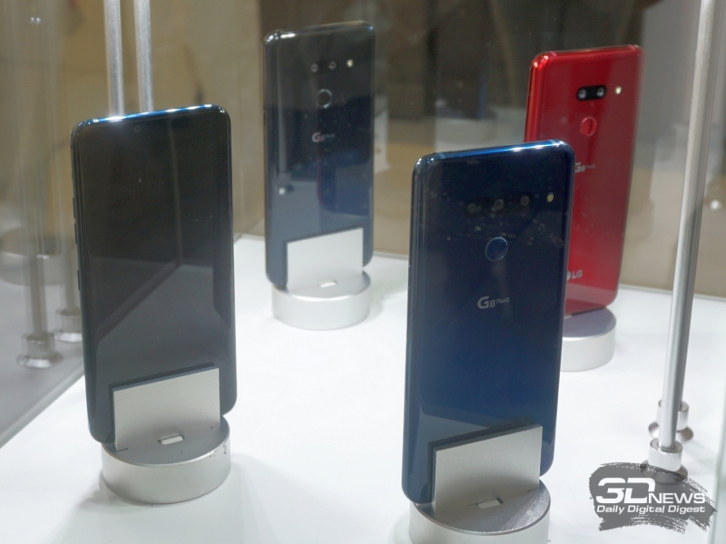  LG G8 ThinQ с разным количеством тыльных камеры 