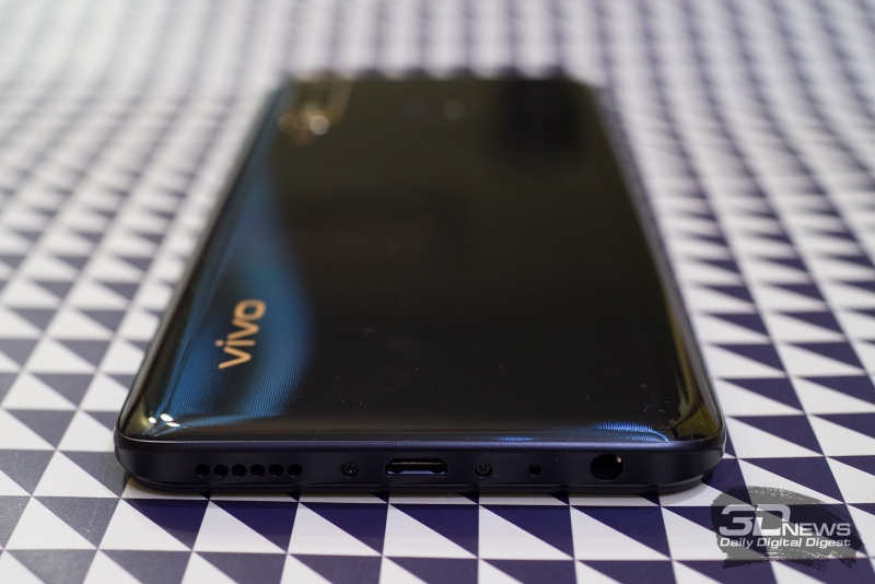  vivo Y19, вид снизу 