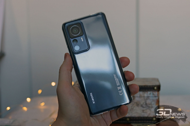  Xiaomi 12T Pro в комплектном чехле 