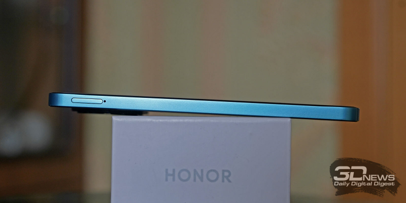  HONOR X8a, левая грань: слот для двух сим-карт 