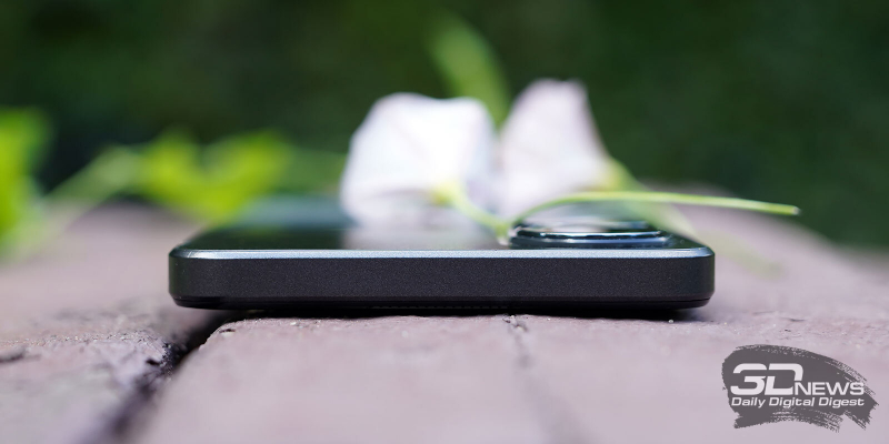  OPPO A78, верхняя грань без функциональных элементов 