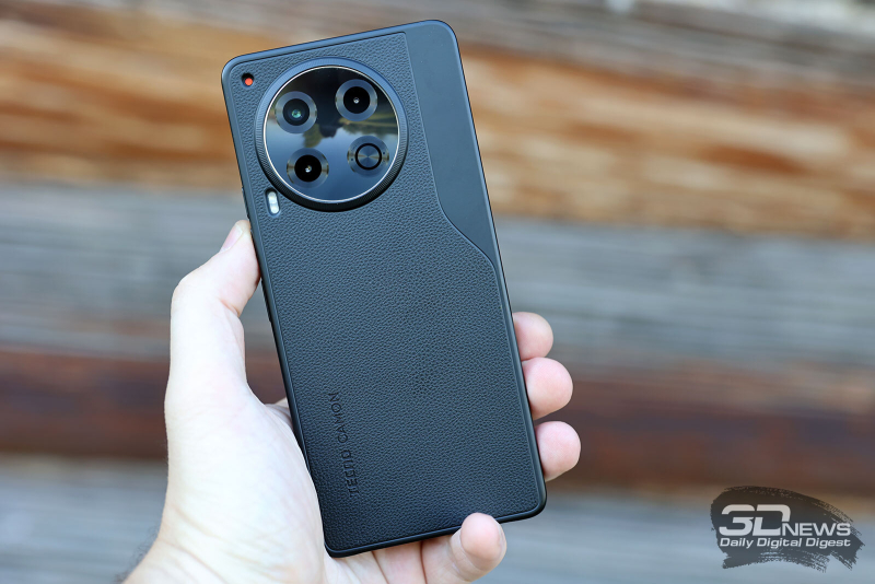  TECNO CAMON 30 5G в комплектном чехле 
