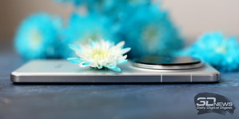  vivo X200 Pro, правая грань: клавиши питания и регулировки громкости/спуска затвора 