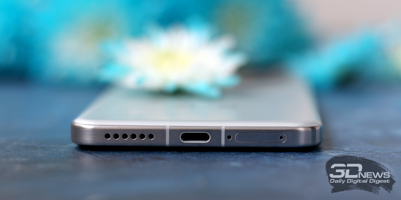  vivo X200 Pro, нижняя грань: слот для двух карт nano-SIM, микрофон, порт USB Type-C, динамик 