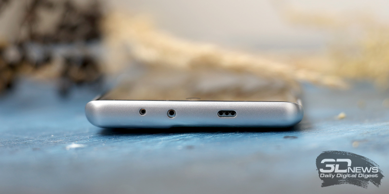  TECNO CAMON 40 Pro 5G, верхняя грань: микрофон, решетка вывода разговорного динамика на верхнюю грань, ИК-порт 