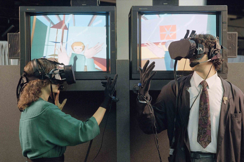  Благодаря EyePhone и DataGlove уже в 1989-м были доступны интерактивные многопользовательские развлечения в виртуальном пространстве, — например, расстановка моделей мебели в сгенерированной компьютером комнате. Кто сказал «ничего весёлого»? Мебель-то цифровая, а значит, невесомая! (источник: VPL Research) 