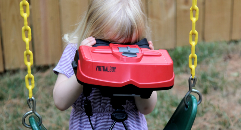  А ведь была в начале 1990-х целая игровая VR-консоль, Nintendo Virtual Boy, — которую по всему миру удалось продать лишь 770 тыс. экземпляров и которая счтала едва ли не самой крупной неудачей в истории своей компании-разработчика (источник: Nintendo) 