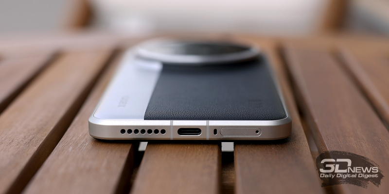 Xiaomi 15 Ultra, нижняя грань: слот для SIM-карт, порт USB Type-C, микрофон и динамик 