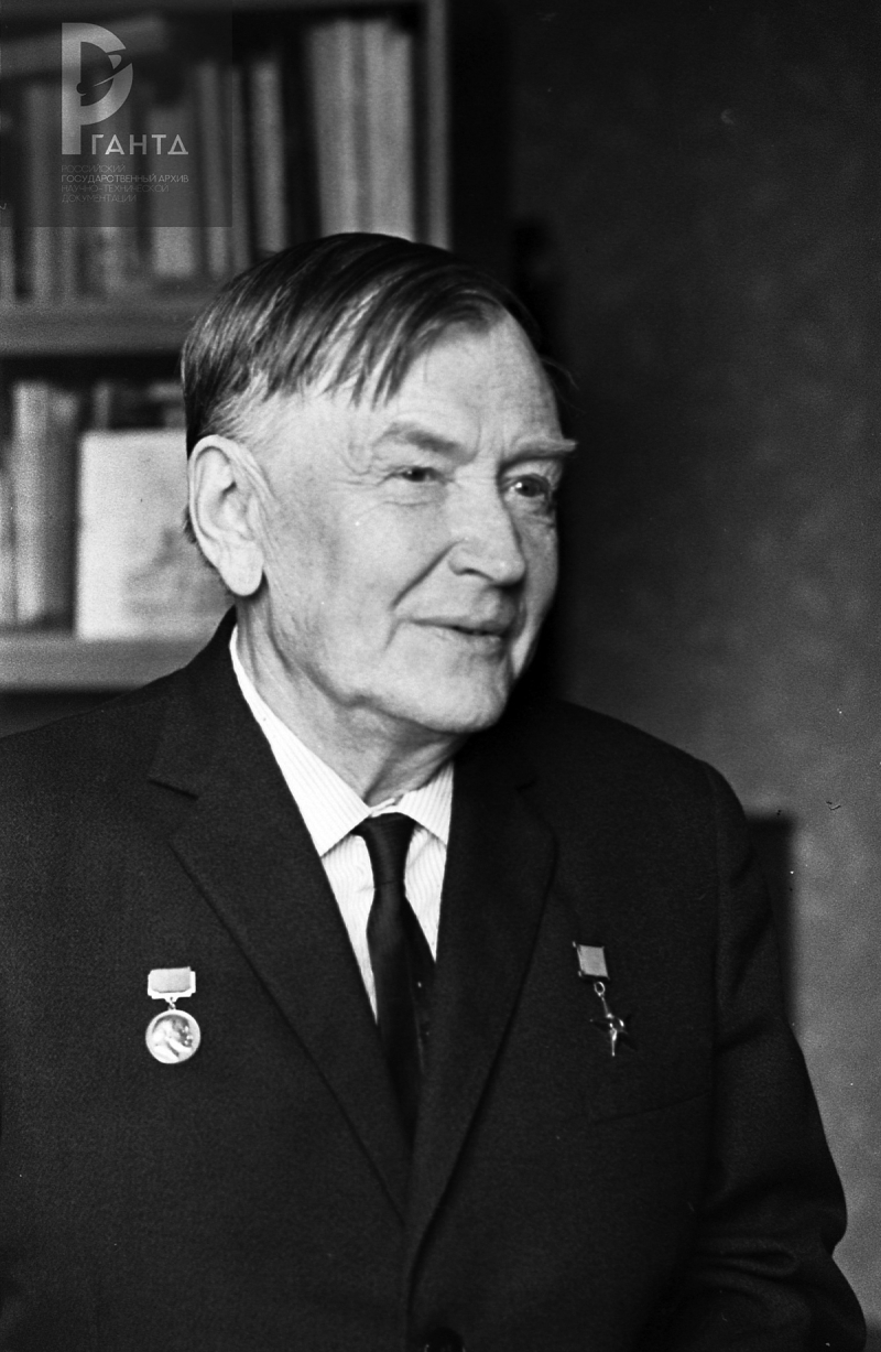  Михаил Клавдиевич Тихонравов. Фото из архива РГАНТД (https://rgantd.ru/korolev/constructors/mikhail-klavdievich-tikhonravov/#images-1) 