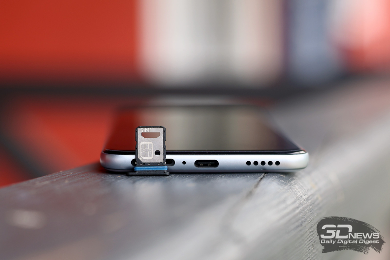  Слот для двух карточек nano-SIM 
