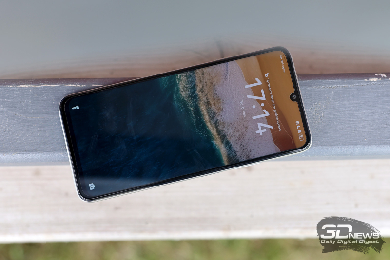  HUAWEI nova Y63, лицевая панель: вверху – вырез с фронтальной камерой и разговорным динамиком 