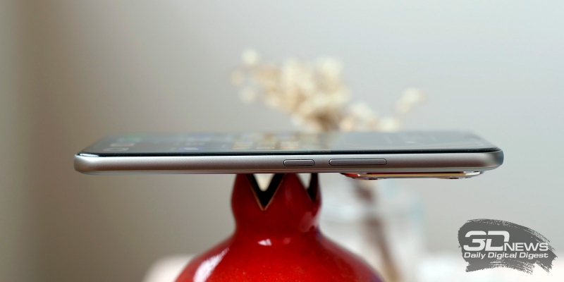  HONOR 400 Pro, правая грань: клавиша питания и клавиша регулировки громкости 