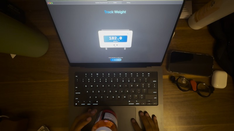 MacBook превратили в электронные весы с помощью простого приложения