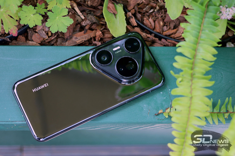  HUAWEI Pura 80 Pro, задняя панель: блок с тремя камерами, дополнительными сенсорами и двойной светодиодной вспышкой 