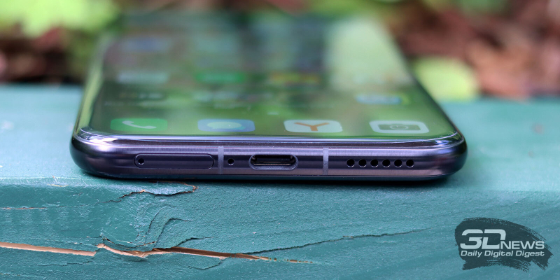  HUAWEI Pura 80 Pro, нижняя грань: слот для SIM-карт, динамик, микрофон, порт USB Type-C 