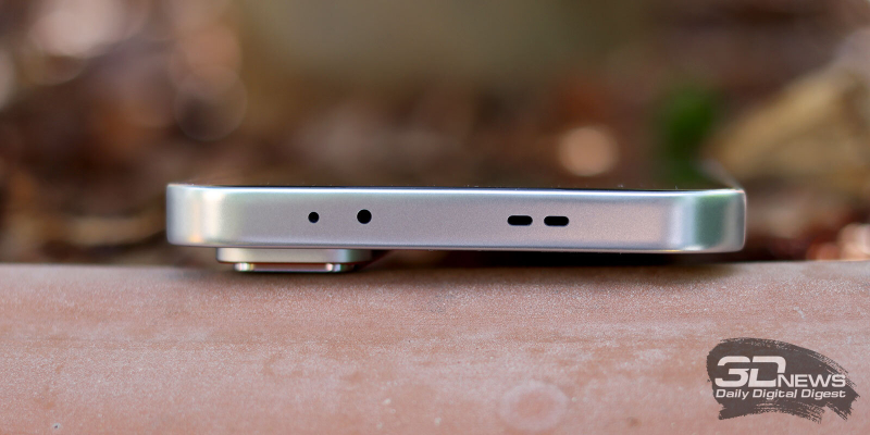  Infinix GT 30 Pro, верхняя грань: решетка вывода динамика, микрофон и ИК-порт 