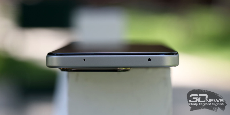  HONOR X7d, верхняя грань: микрофон, ИК-порт 