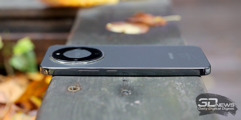  Honor X9d, правая грань: клавиша питания и клавиша регулировки громкости 