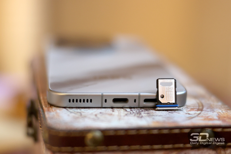  Слот для двух карточек стандарта nano-SIM 