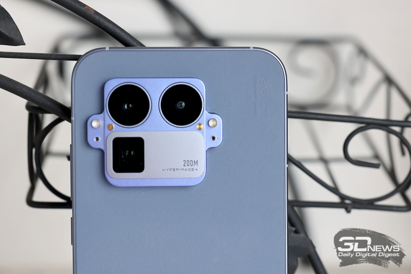  ealme GT 8 Pro со снятым кожухом блока камер 