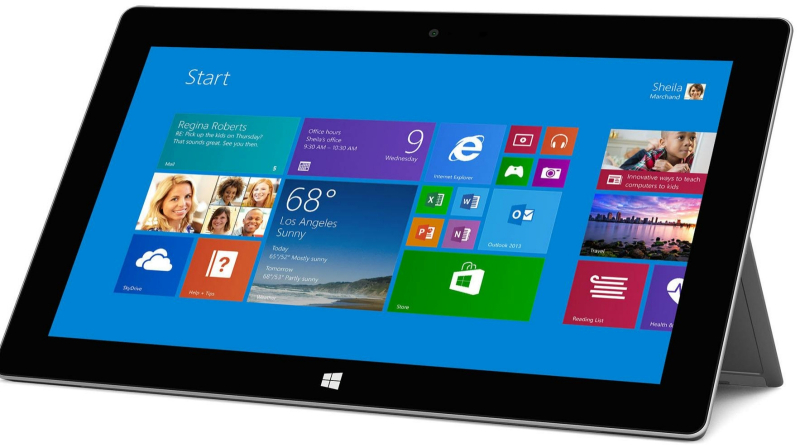  ARM-планшет Surface с Windows RT на борту — практически единственная аппаратная платформа, на которой эта ОС (и скудная коллекция ПО под неё) в принципе могла исполняться. Нет, инициативу сперва поддержали как минимум Lenovo, Asus, Samsung и Dell, но продажи оказались настолько скромными, что энтузиазм партнёров быстро угас (источник: Microsoft) 