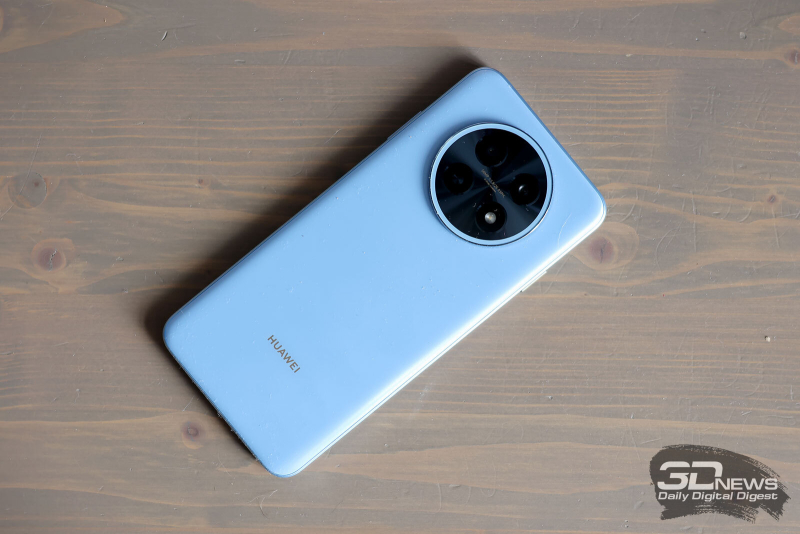  HUAWEI nova 14i, задняя панель: в верхней части &mdash; круглый блок с двумя камерами и одинарной светодиодной вспышкой 