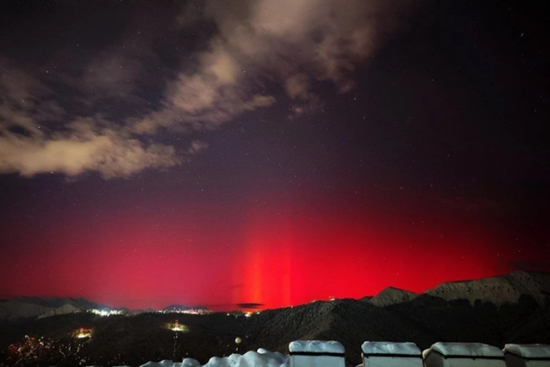  Полярное сияние в небе над Краснодаром. Источник изображения: Telegram-канал meteokrd 