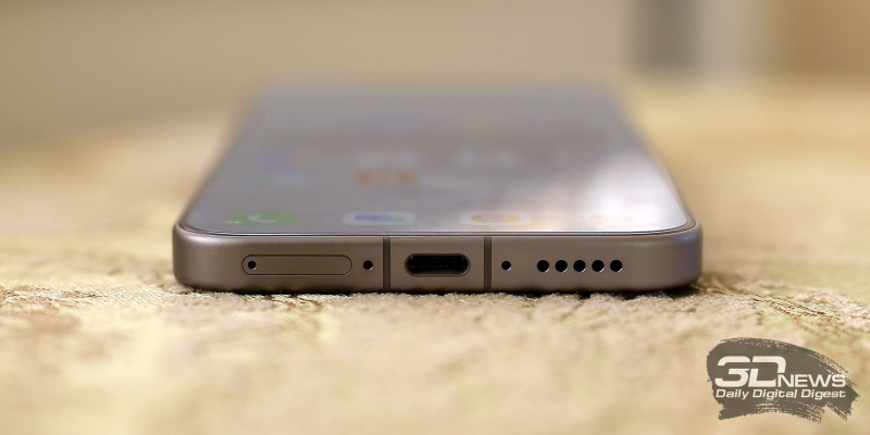  vivo X300 Pro, нижняя грань: слот для двух карт nano-SIM, два микрофона, порт USB Type-C, динамик 