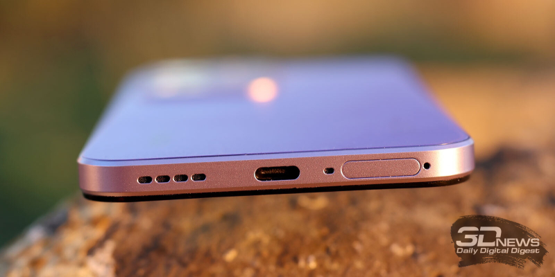  realme С85 Pro, нижняя грань: микрофон, порт USB Type-C, динамик, слот для карточек nano-SIM и/или карты памяти MicroSD 