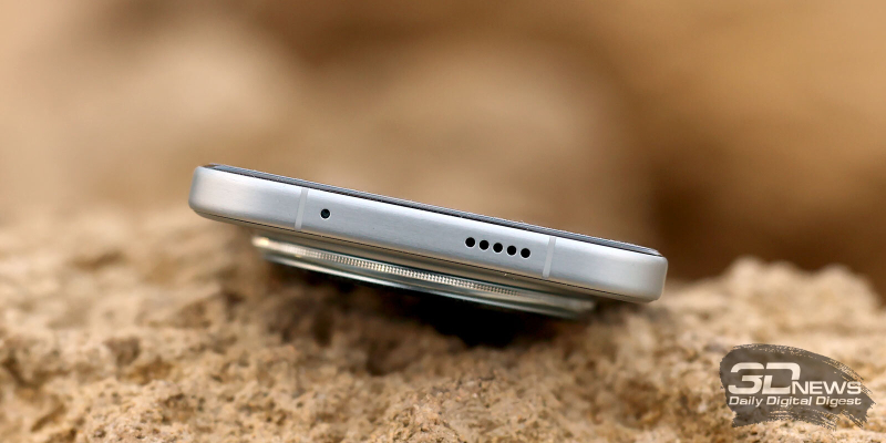  HONOR Magic 8 Pro, верхняя грань: динамик, микрофон 