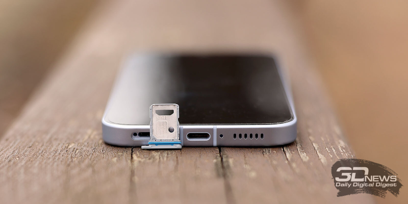  IQOO 15R, нижняя грань: слот для двух карточек nano-SIM, микрофон, порт USB Type-C, динамик 