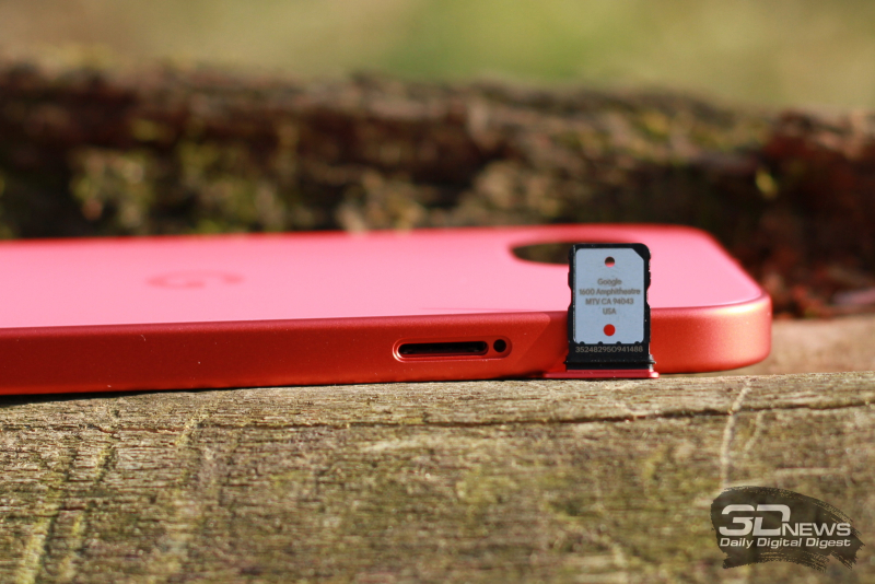  Google Pixel 10a, слот для одной карточки стандарта nano-SIM 