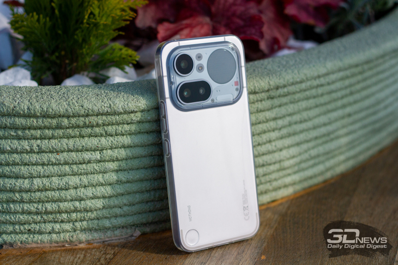  Nothing Phone (4a) Pro в комплектном защитном чехле 