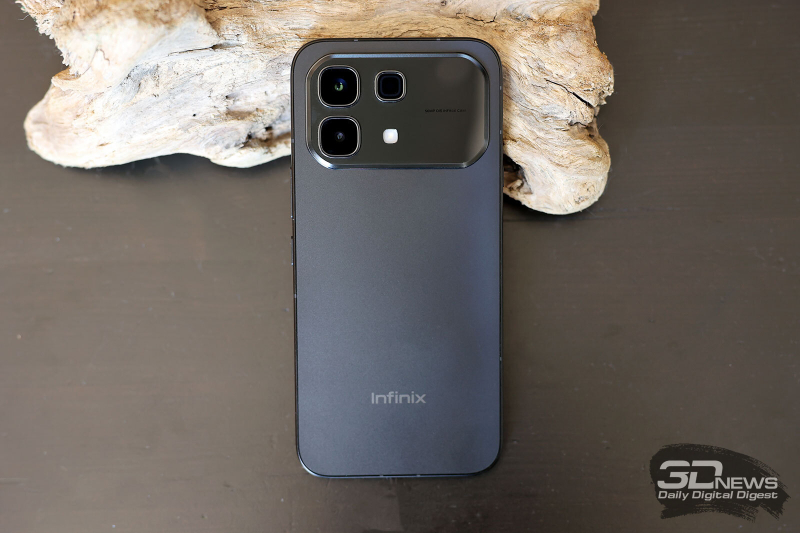  Infinix NOTE 60, задняя панель: слева вверху &ndash; блок с двумя камерами, вспышкой, блоком Active Halo и панелью Active Matrix 