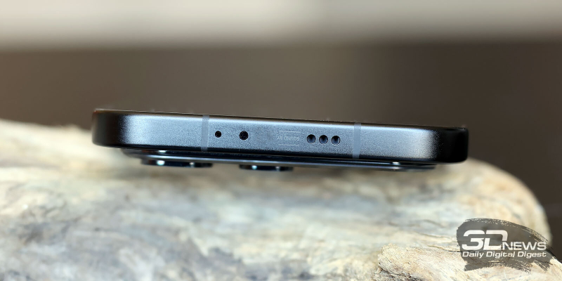  Infinix NOTE 60, нижняя грань: слот для SIM-карт, микрофон, порт USB Type-C, динамик 