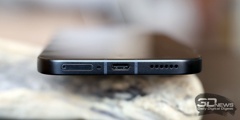  Infinix NOTE 60, нижняя грань: слот для SIM-карт, микрофон, порт USB Type-C, динамик 