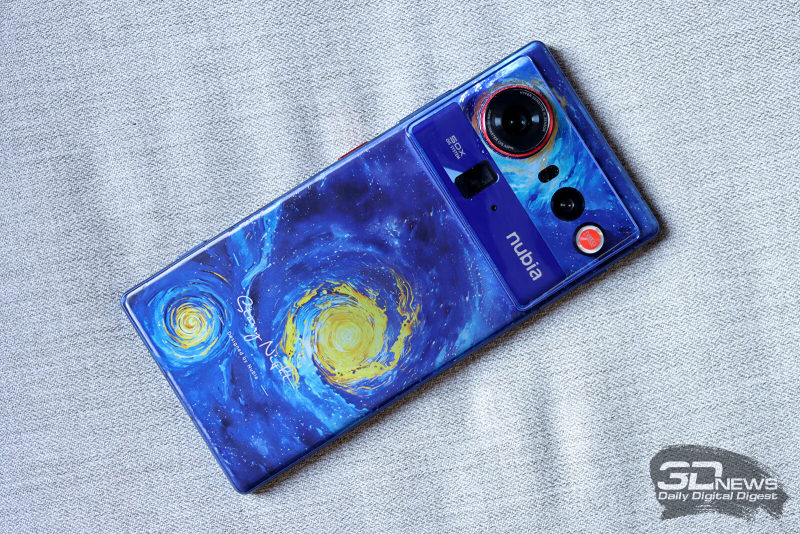  nubia Z80 Ultra, задняя панель: в верхней части &mdash; три камеры, датчики и кольцевая вспышка 