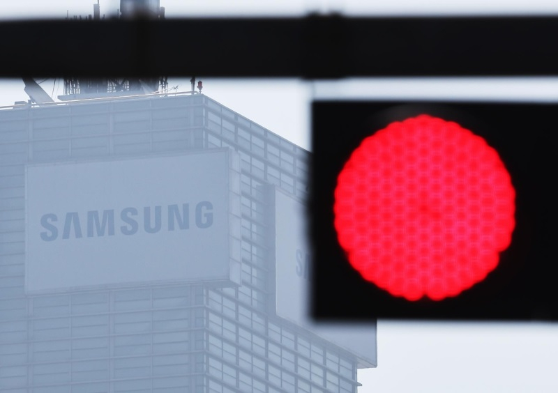 Samsung начала экстренно сокращать производство перед массовой забастовкой