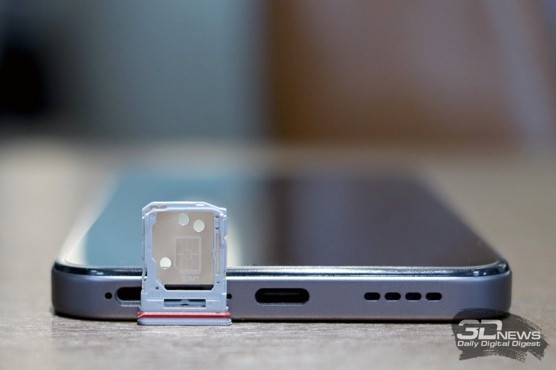  Слот для двух карточек nano-SIM 