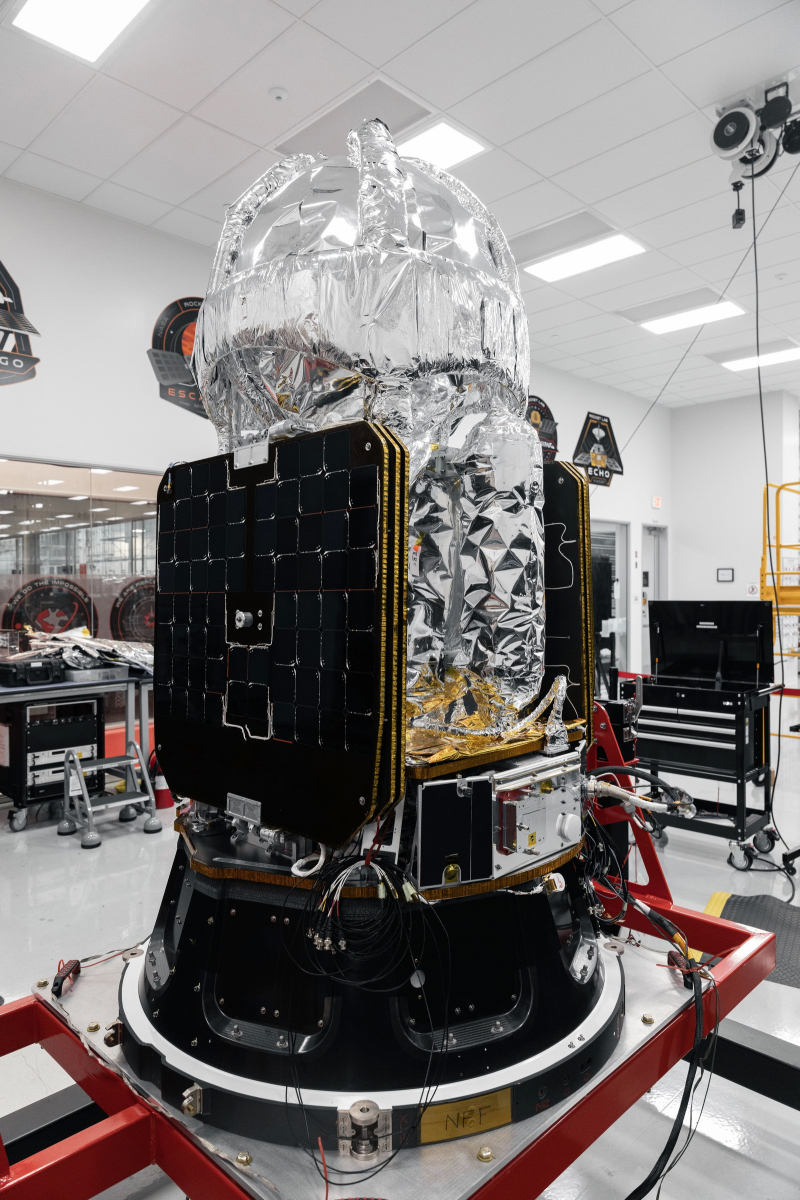  Модуль LOXSAT внутри производственного комплекса сборки космических аппаратов компании Rocket Lab в Лонг-Бич, Калифорния. Источник изображения: Rocket Lab 