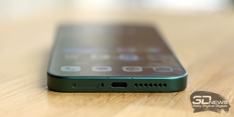  Xiaomi 17 Ultra, нижняя грань: слот для SIM-карт, порт USB Type-C, микрофон и динамик 
