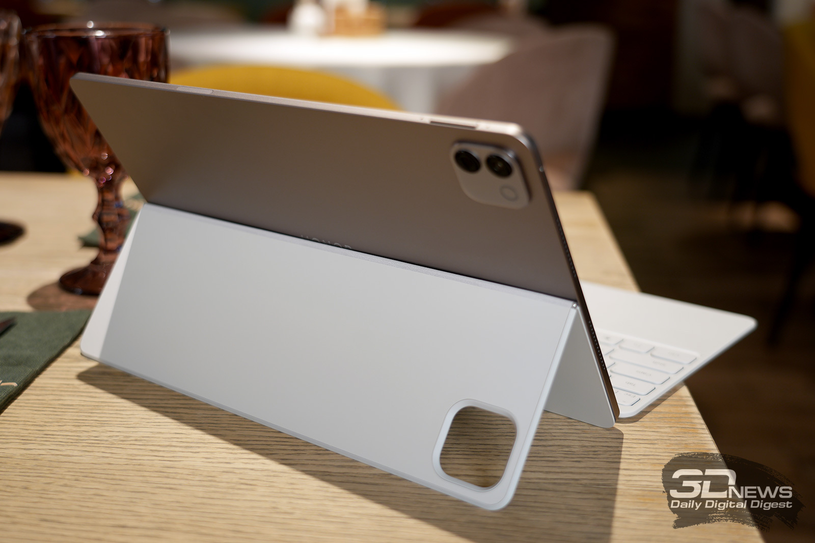 Обзор HONOR MagicPad 4: самый изящный планшет