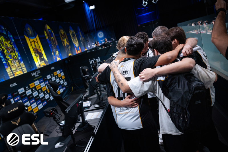  Команда MIBR настраивается перед матчем 