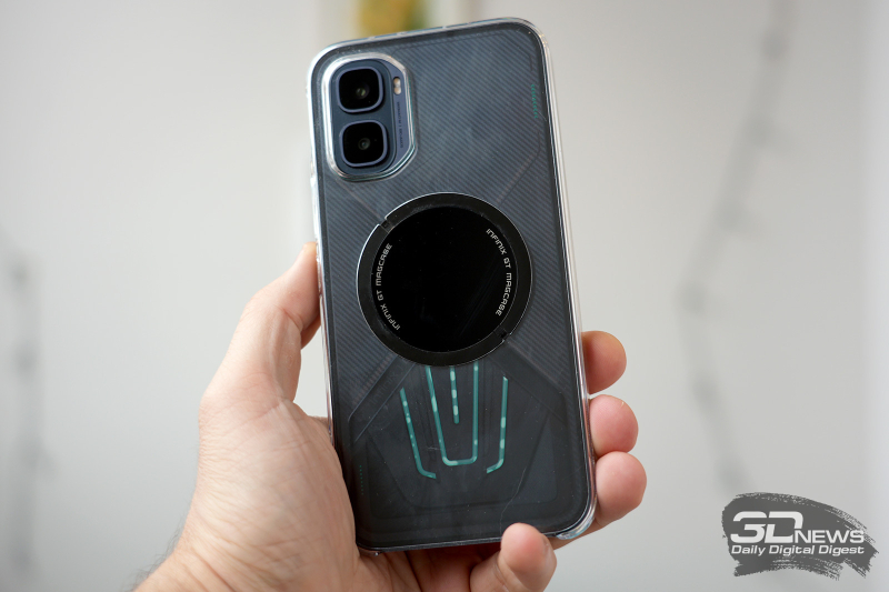  Infinix GT 50 Pro в комплектном чехле 