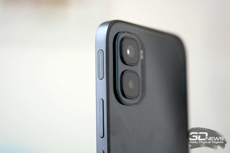  Один из двух сенсорных триггеров на корпусе Infinix GT 50 Pro 