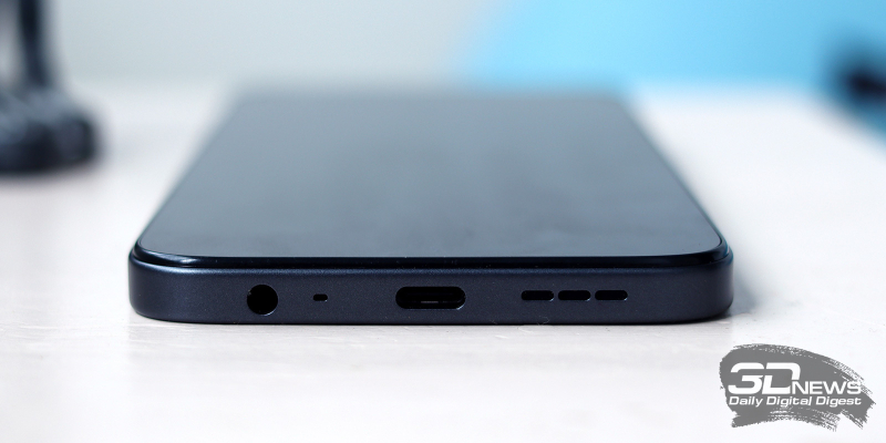  TECNO SPARK 50, нижняя грань: мини-джек, порт USB Type-C, микрофон, динамик 