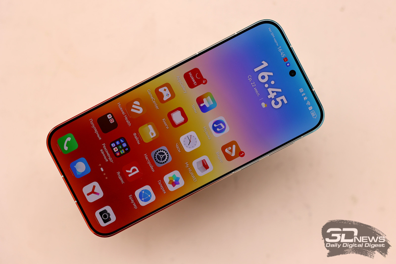  HUAWEI Pura 90s Pro Max, лицевая панель: фронтальная камера в отверстии в верхней части экрана, разговорный динамик под верхней кромкой корпуса 