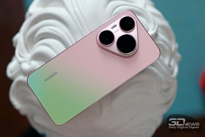  HUAWEI Pura 90s Pro, задняя панель: выделяется треугольный блок с тремя камерами, дополнительными сенсорами и двойной светодиодной вспышкой 