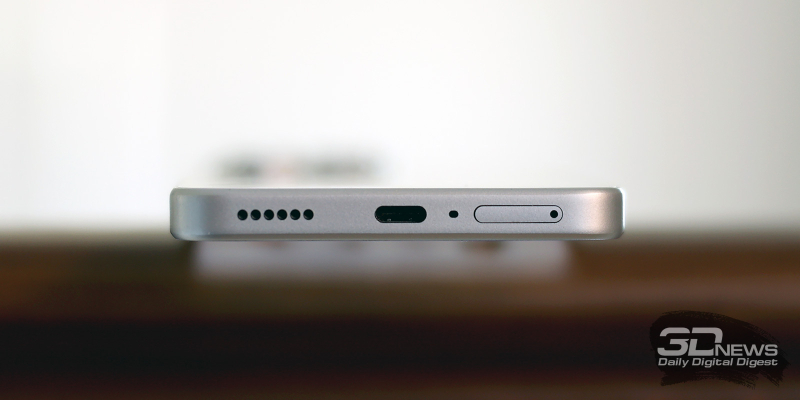  TECNO POVA 8, нижняя грань: мини-джек, порт USB Type-C, микрофон, динамик 